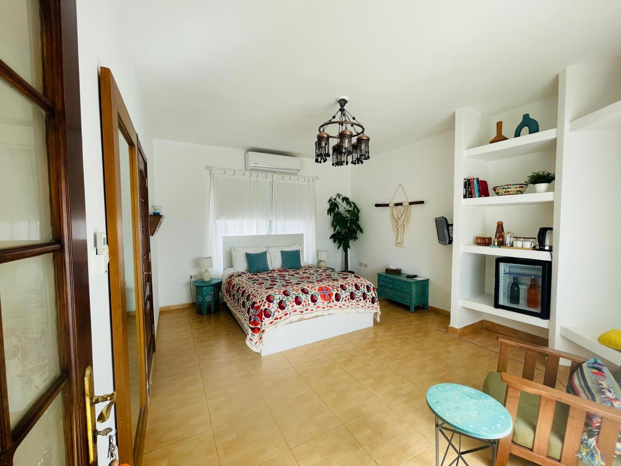 Sweimeh The Precious Guesthouse מראה חיצוני תמונה