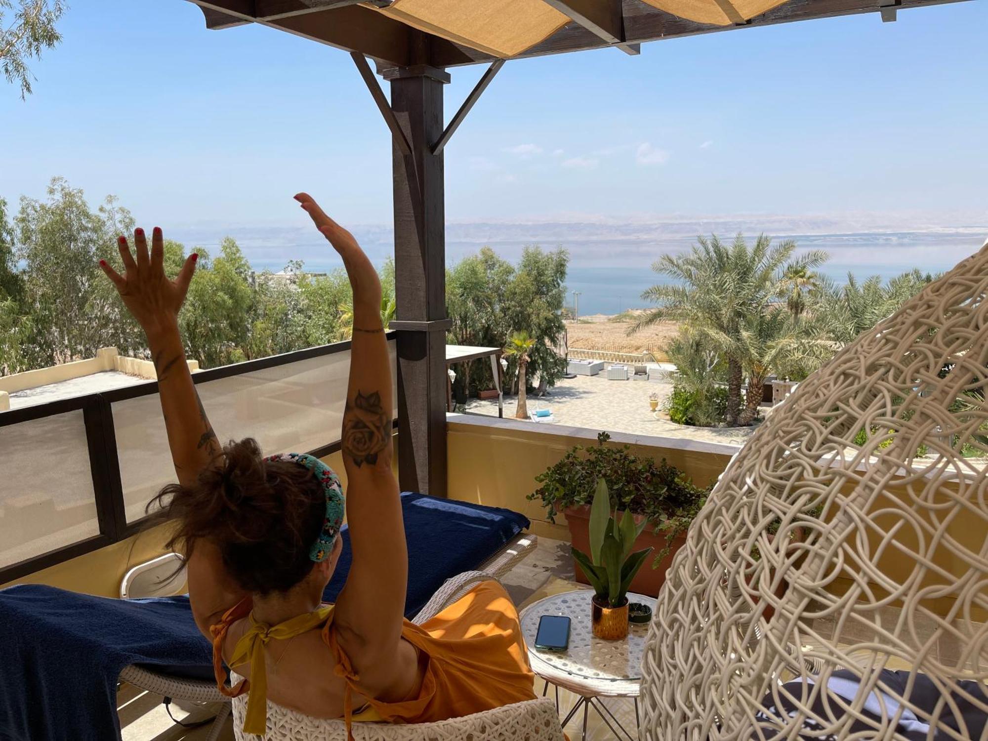 Sweimeh The Precious Guesthouse מראה חיצוני תמונה